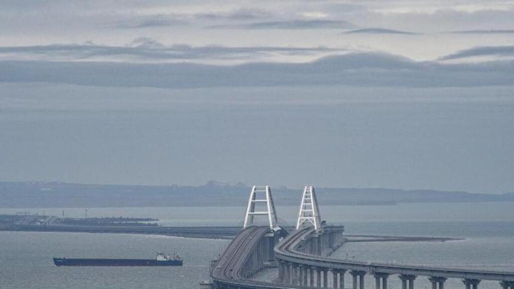 Foto de archivo del puente de Crimea, que conecta la Rusia continental con la península de Crimea a través del estrecho de Kerch