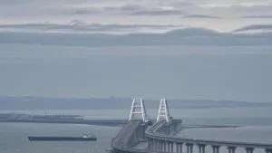 Ucrania lanza un ataque masivo que deja al menos cuatro muertos y 28 heridos en la península de Kerch, Crimea | elperiodico.com