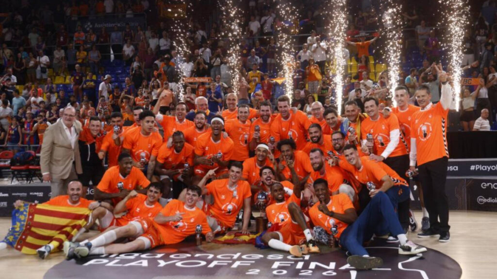 Un colosal Valencia aplasta al Barça y conquista la segunda Liga de su historia