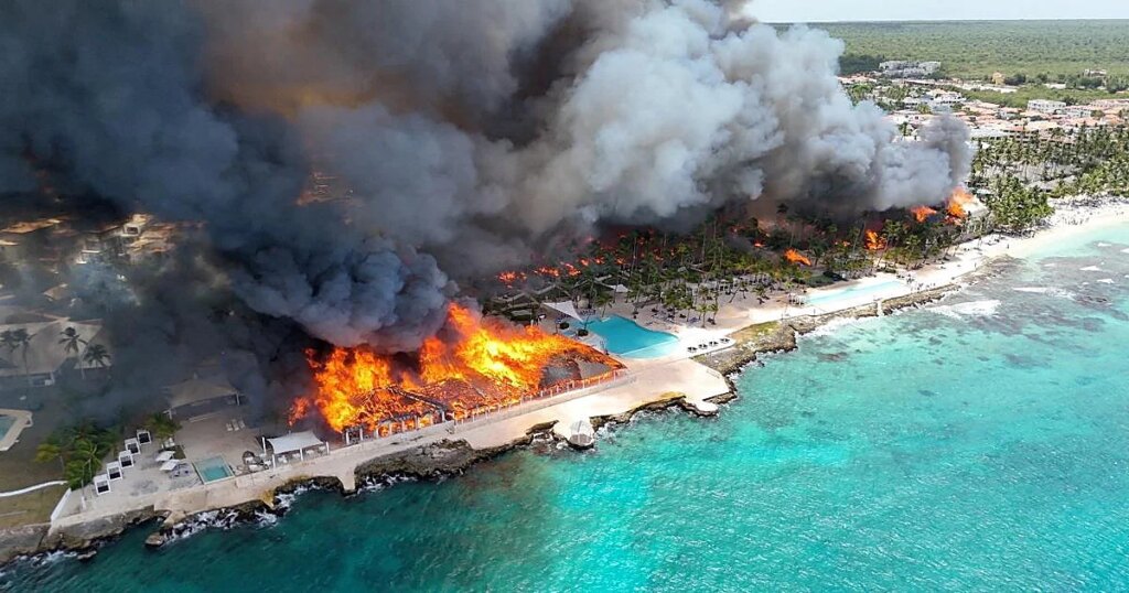 Un muerto y 1.690 evacuados en el incendio de un complejo hotelero en República Dominicana
