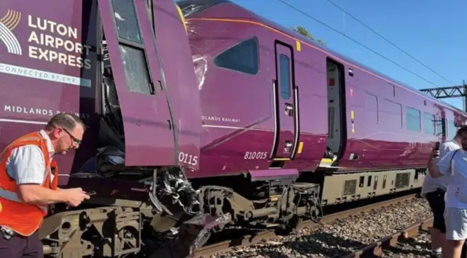 Un muerto y 28 hospitalizados deja choque de trenes en Inglaterra
