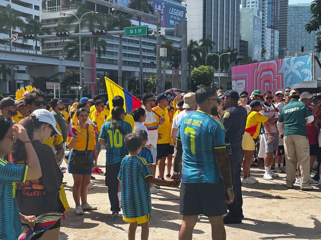 Un muerto y un herido grave en un tiroteo en una fan zone del Mundial en California