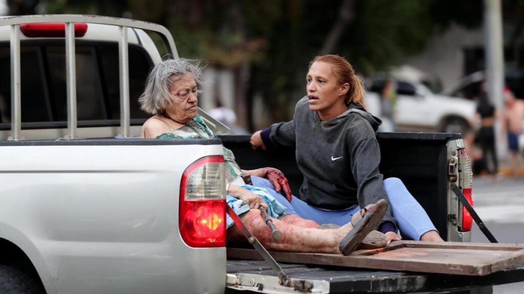 Las calles, el refugio de miles caraqueños tras los terremotos que sacudieron a Venezuela
