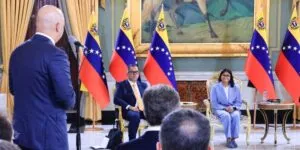 Venezuela firma convenio con General Electric
