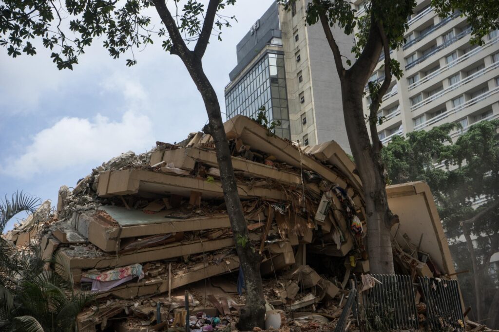 Venezuela, la búsqueda contrarreloj de sobrevivientes un día después de los terremotos