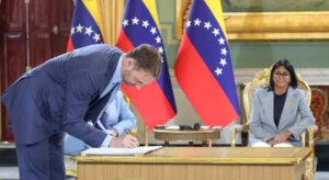 Venezuela oficializa licencia a Shell para operar en campo Loran