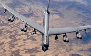 Video: Se estrella un bombardero estadounidense B-52 en California