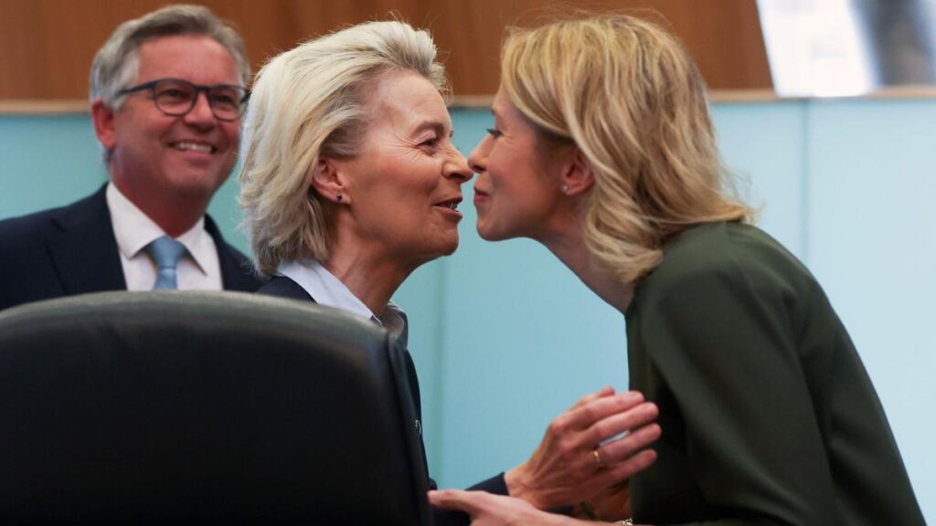 La presidenta de la Comisión Europea, Ursula Von der Leyen, y la alta representante para la política exterior de la UE, Kaja Kallas.