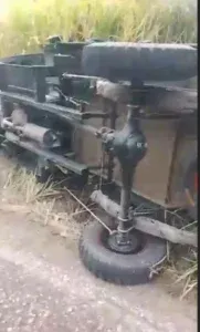 Vuelca vehículo en vía hacia la frontera