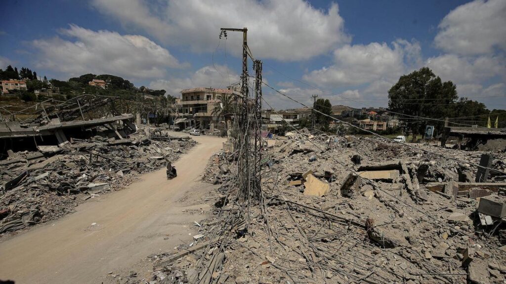 Edificios destruidos por el Ejército de Israel en la localidad de Maifadún, en el sur de Líbano (archivo)