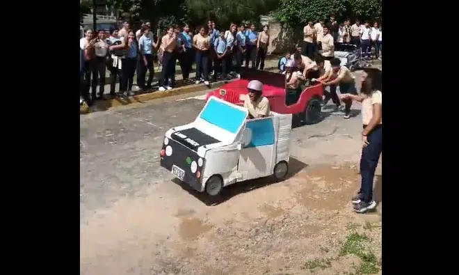 ¡Creatividad sobre ruedas! Estudiantes de bachillerato