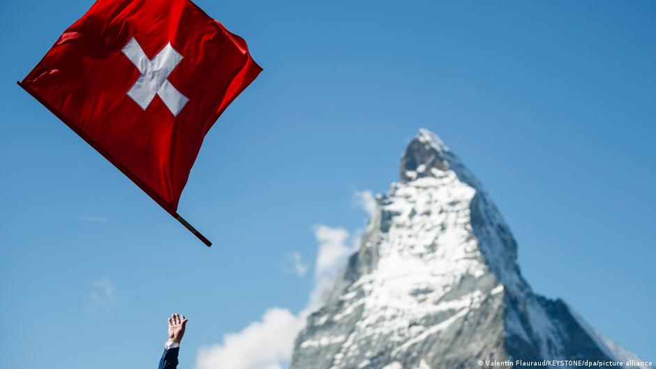 ¿Limitará Suiza su población a menos de 10 millones?