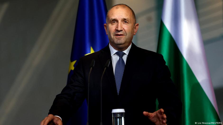 ¿Por qué Bulgaria prohíbe ahora la venta de armas a Ucrania?