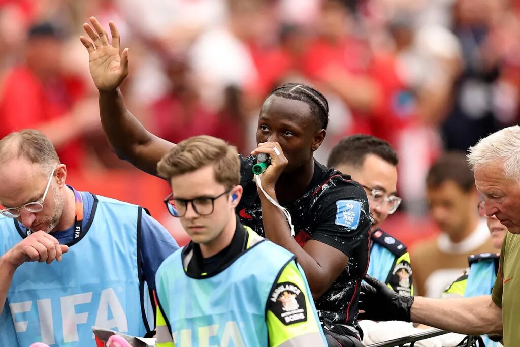 ¿Qué es el 'silbato verde'? El misterioso objeto que salvó a Ismaël Koné de un dolor insoportable por una lesión en el Mundial