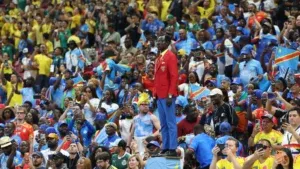 ¿Quién es Lumumba Vea?: el aficionado estatua que ve los partidos del Congo sin mover ni una pestaña