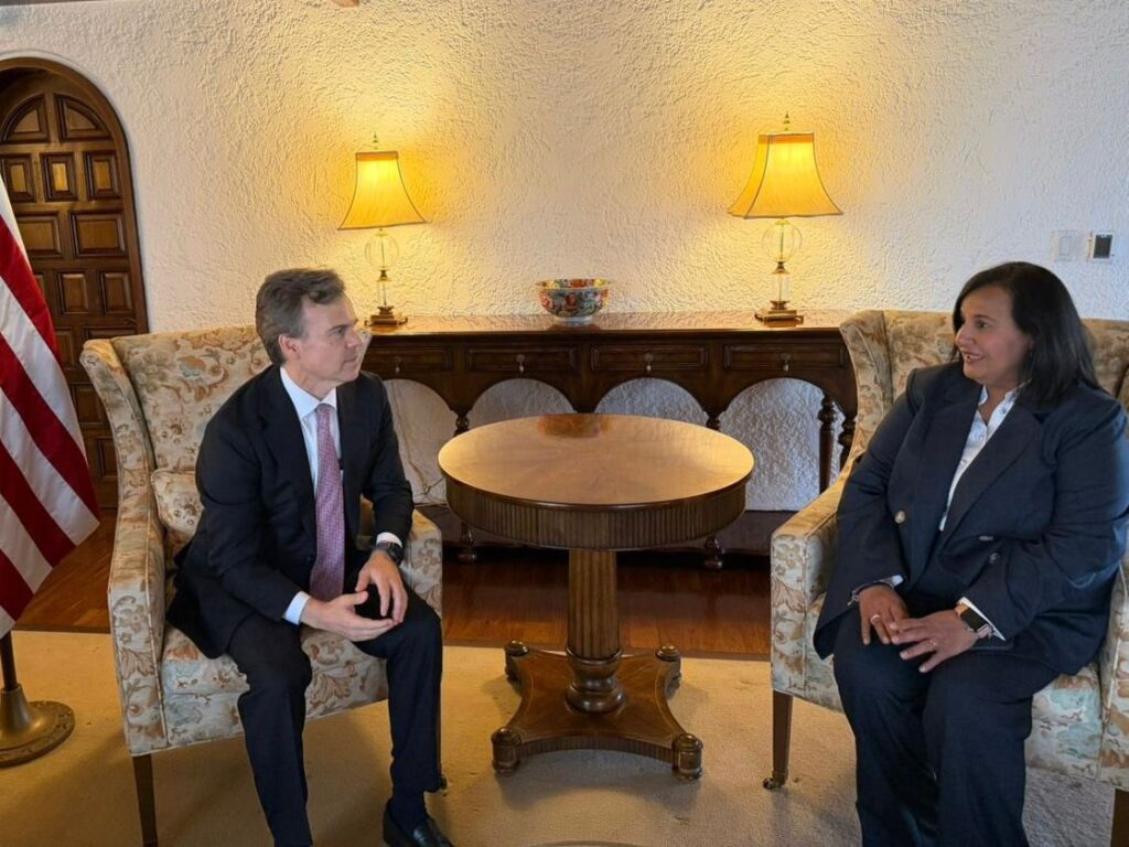 ¿Quiénes se sentarán con Dinorah Figuera en la mesa técnica?