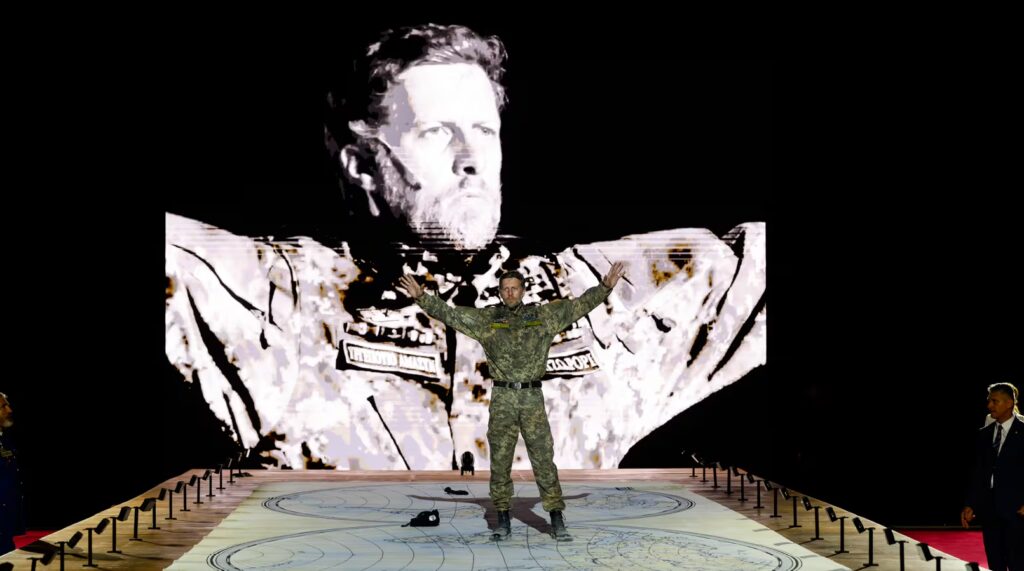 ‘No a la guerra’: Àlex Ollé trae al presente la tragedia de ‘Los persas’ en la meca del teatro grecolatino