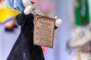 114 muñecas artesanales narran la historia de la mujer venezolana en una exposición en Caroní