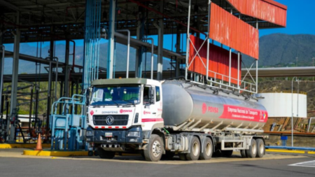 1,5 millones de litros de combustible llegan a La Guaira
