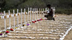 Entierran a más de 150 cuerpos sin identificar en Venezuela