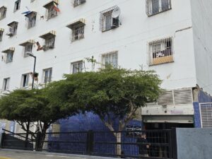 Afectados de los terremotos en caracas siguen en las calles