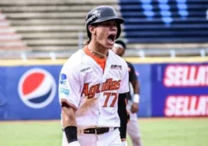 Águilas recibe a Keiner Delgado y Juan Rojas desde Leones en cambio por Kenedy Corona
