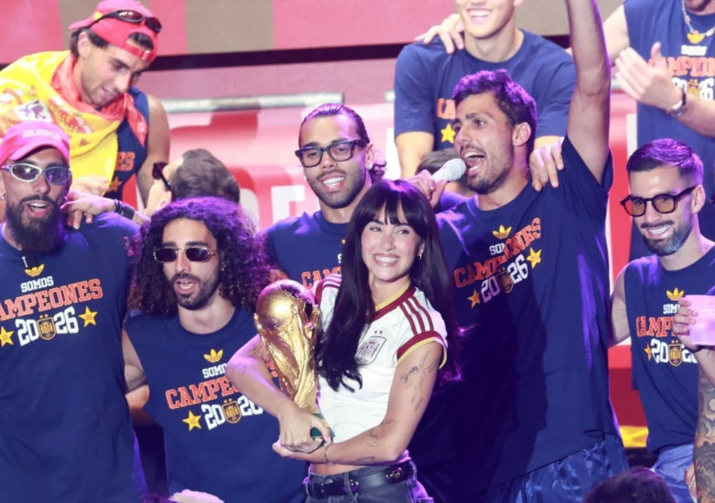 Aitana lidera el show musical en Cibeles tras la consagración de España en el Mundial 2026