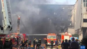 Al menos 28 muertos por un incendio en una fábrica de zapatos en China