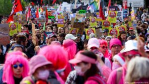 Alemania: masiva protesta contra congreso de AfD