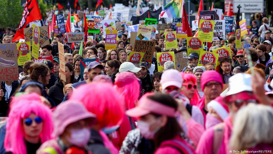 Alemania: masiva protesta contra congreso de AfD