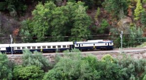 Alsa revive este verano el legendario tren histórico Galaico Expreso