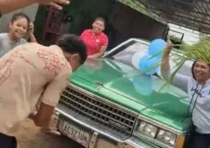 “Aplausos a papi y mami porque en verdad rompieron”