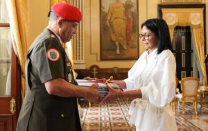 Ascensos en la GNB: Delcy Rodríguez promueve a sancionado Blanco Hurtado