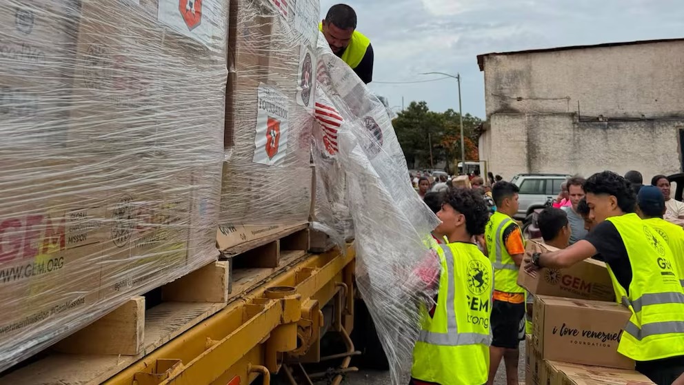 Así funciona la red de ayuda en Florida que envía toneladas de insumos a Venezuela