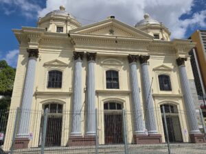 Autoridades descartan demolición de la Basílica de Santa Teresa