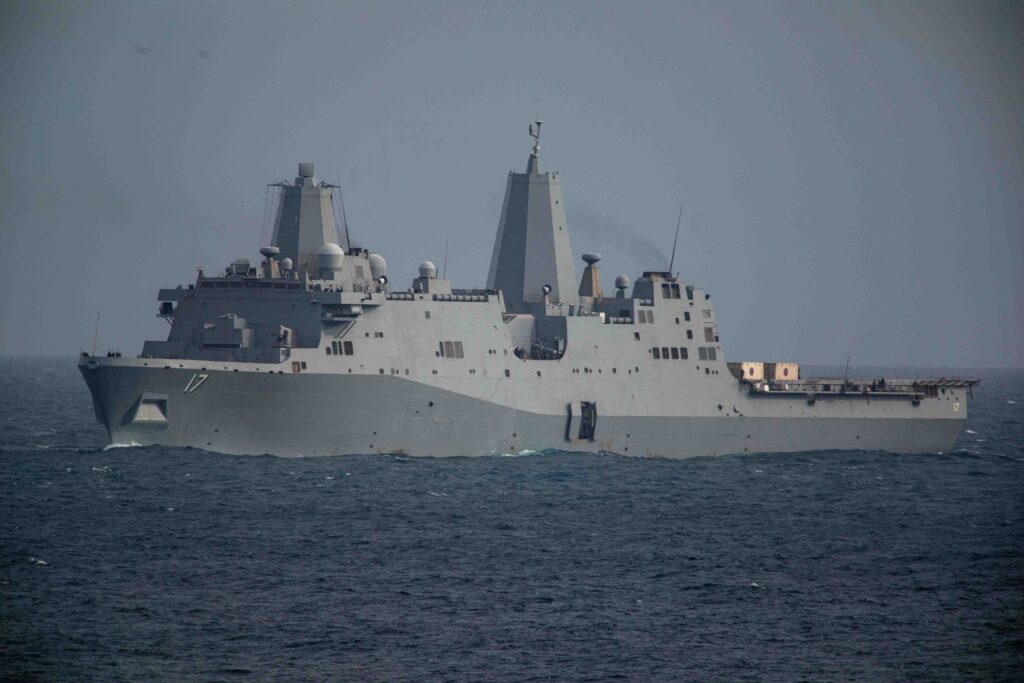Buque USS San Antonio de EEUU llegó a La Guaira para apoyar labores humanitarias (IMÁGENES)