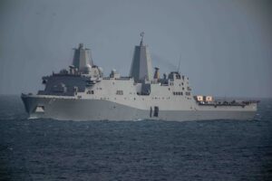 Buque USS San Antonio de EEUU llegó a La Guaira para apoyar labores humanitarias (IMÁGENES)