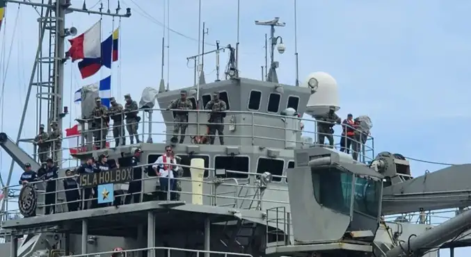 Buques de México llegan a La Guaira con ayuda humanitaria
