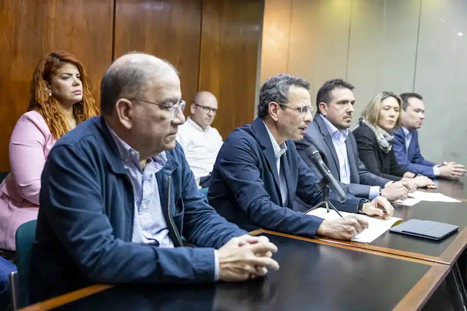 Capriles defiende participación de MCM en negociaciones y UNT pide relanzar la unidad: ¿Cuál es el cálculo, según analistas?