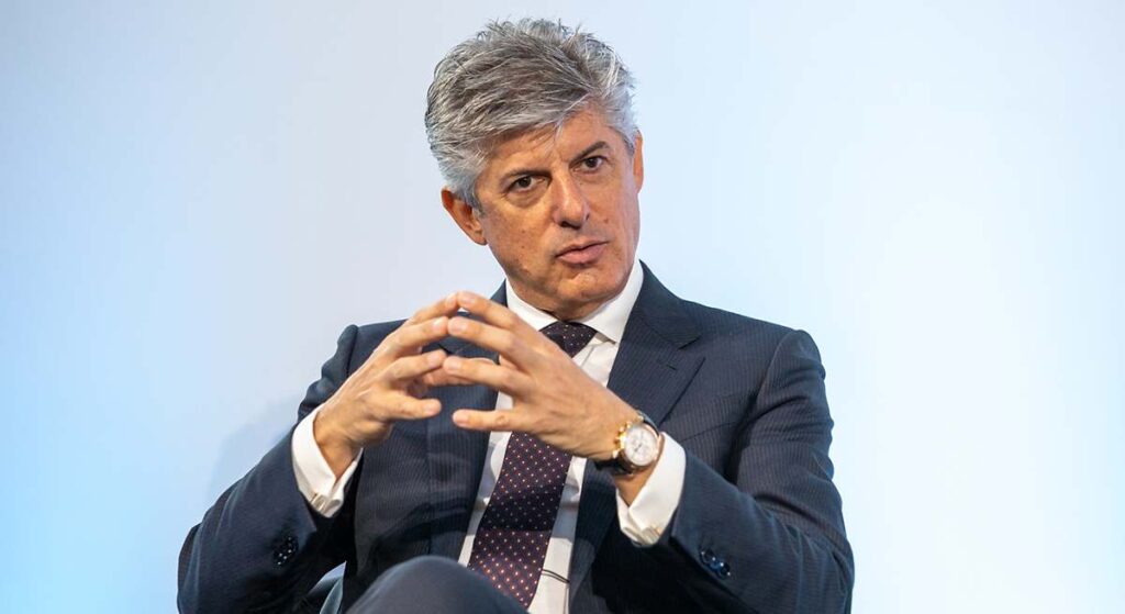 Cellnex abre la puerta a ventas o fusiones ante las presiones financieras y bursátiles