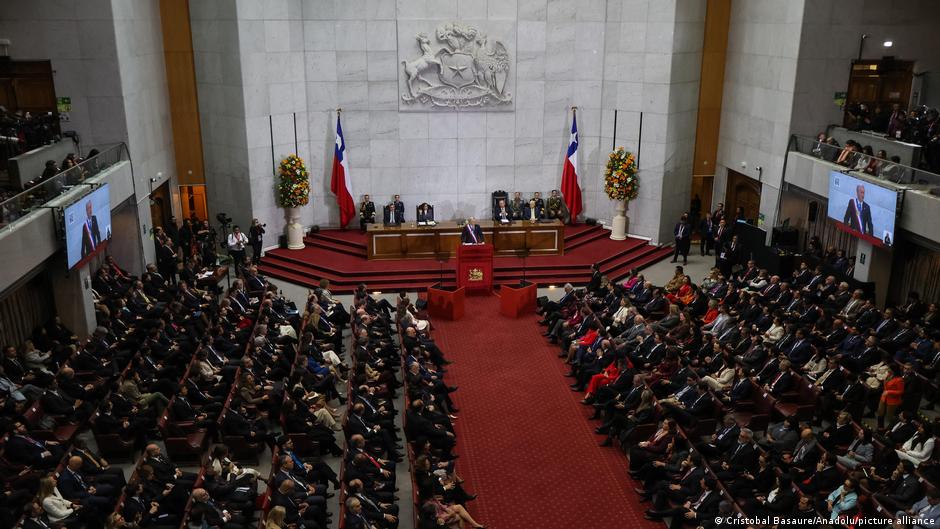 Chile: megarreforma económica de Kast supera votación clave