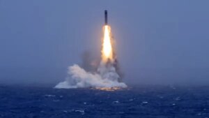 China lanzó un misil desde un submarino y provoca alertas en el Pacífico