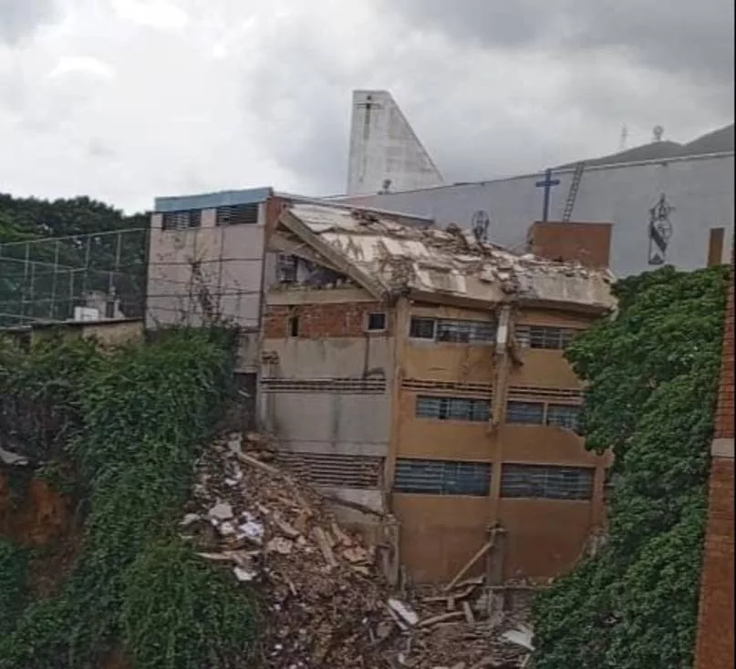 Colapso de estructura del Colegio San Judas Tadeo en La Pastora