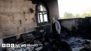 Colonos israelíes incendian mezquitas, vehículos y tierras de cultivo durante una serie de ataques en Cisjordania, denuncian autoridades palestinas