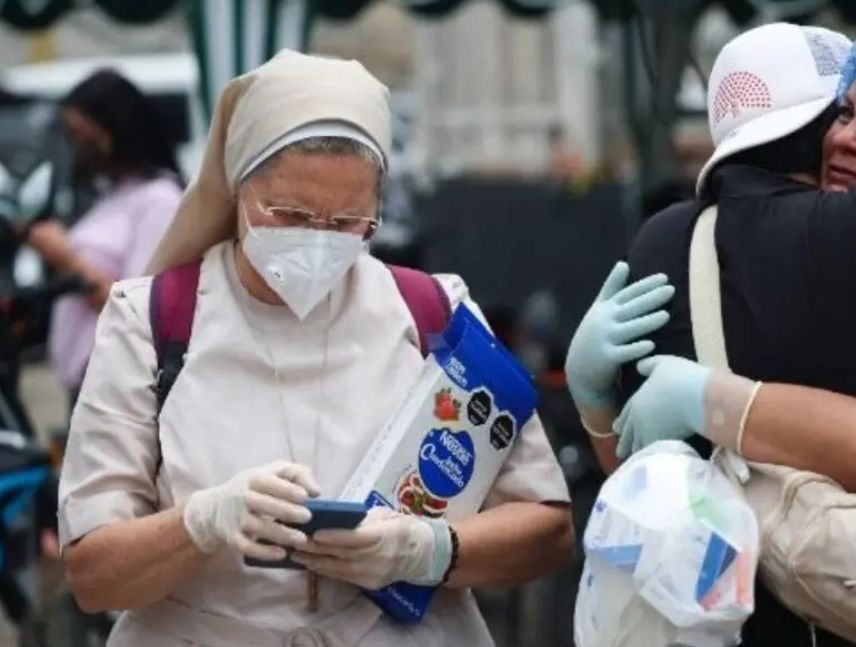 Congregación Hermanitas de los Pobres instala hospital de campaña en La Guaira