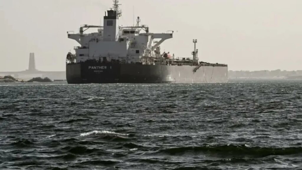 Crece la tensión en el Mar Rojo: petroleros desvían su ruta por amenazas de los hutíes