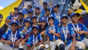 Criollitos de Venezuela realiza campaña para atender a los niños afectados por los terremotos en La Guaira