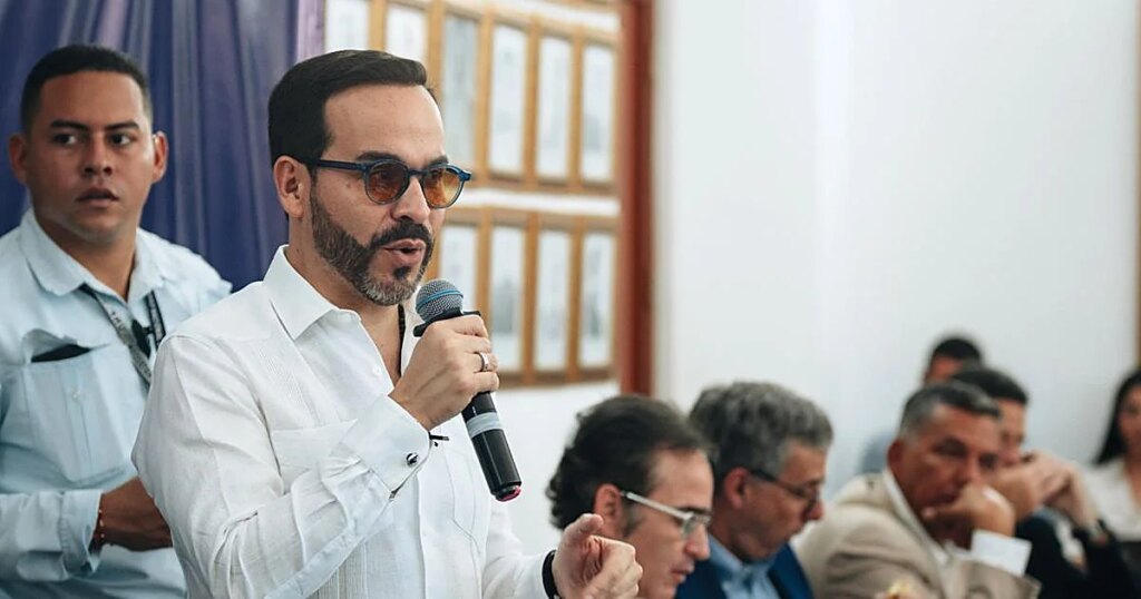 De la Espriella da un ultimátum y declara objetivo militar a dos cabecillas de guerrillas en el norte del país