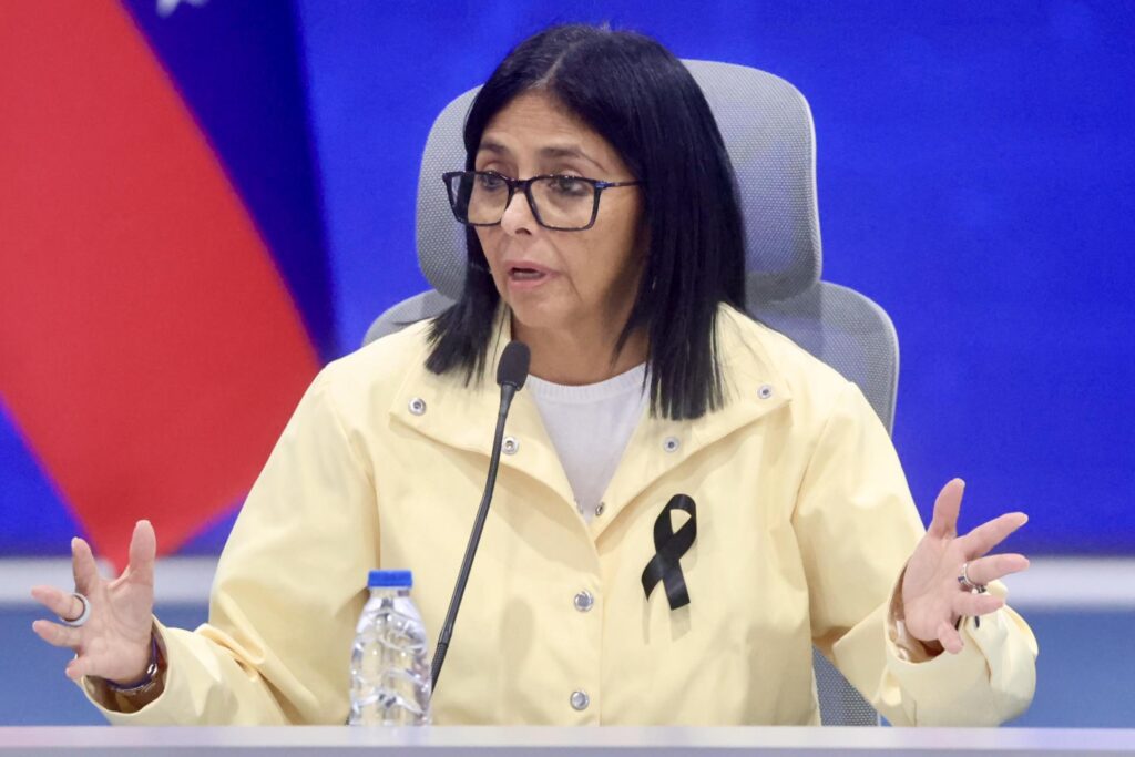 Delcy Rodríguez calificó de "miserable" las críticas al operativo de seguridad tras los terremotos