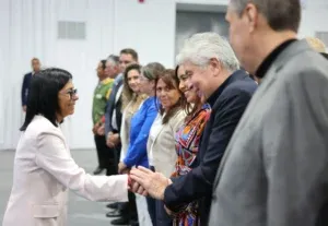 Delcy Rodríguez encabezó nuevo encuentro del Consejo de Economía con representantes de 14 motores productivos del país